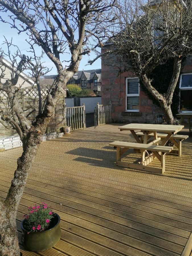 The Coo'S Guest House Inverness Exterior photo