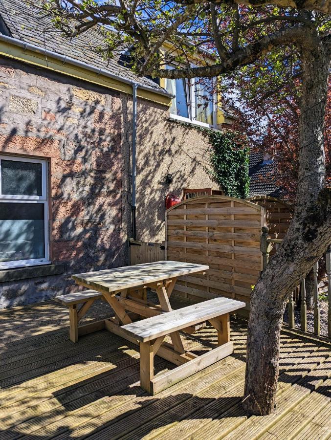 The Coo'S Guest House Inverness Exterior photo
